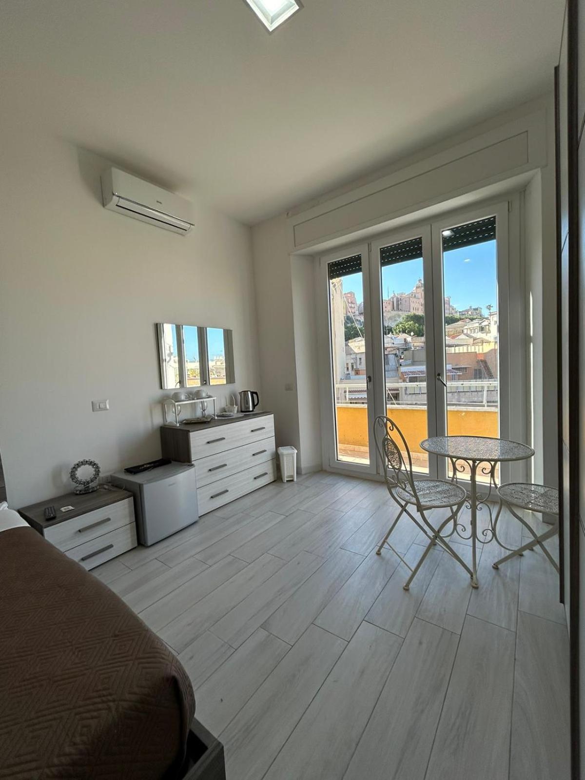 Vanilla Rooms 2 Кальярі Екстер'єр фото